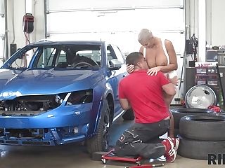 After A Hard Shift In The Garage, Man Receives Amazing Rimjob